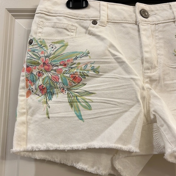 Lauren Conrad ladies shorts - Picture 2 of 10